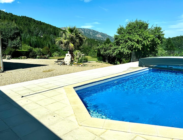 Villa 3 bed, heated pool, garden, jacuzzi (option)