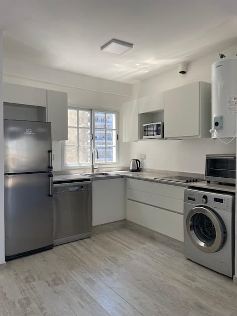 Propiedad de Airbnb exitosa: Large apartment downtown. Up to 6 people with garage en Corrientes