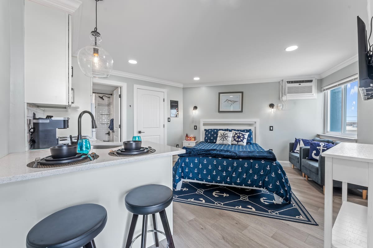 Studio at the Shore w/ Pool + Parking · 5 Min to Beach — Wildwood, NJ