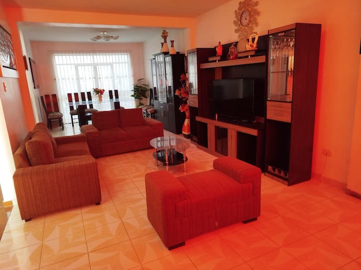 Casa De 2 Pisos Con Garaje Incluido - Ilo