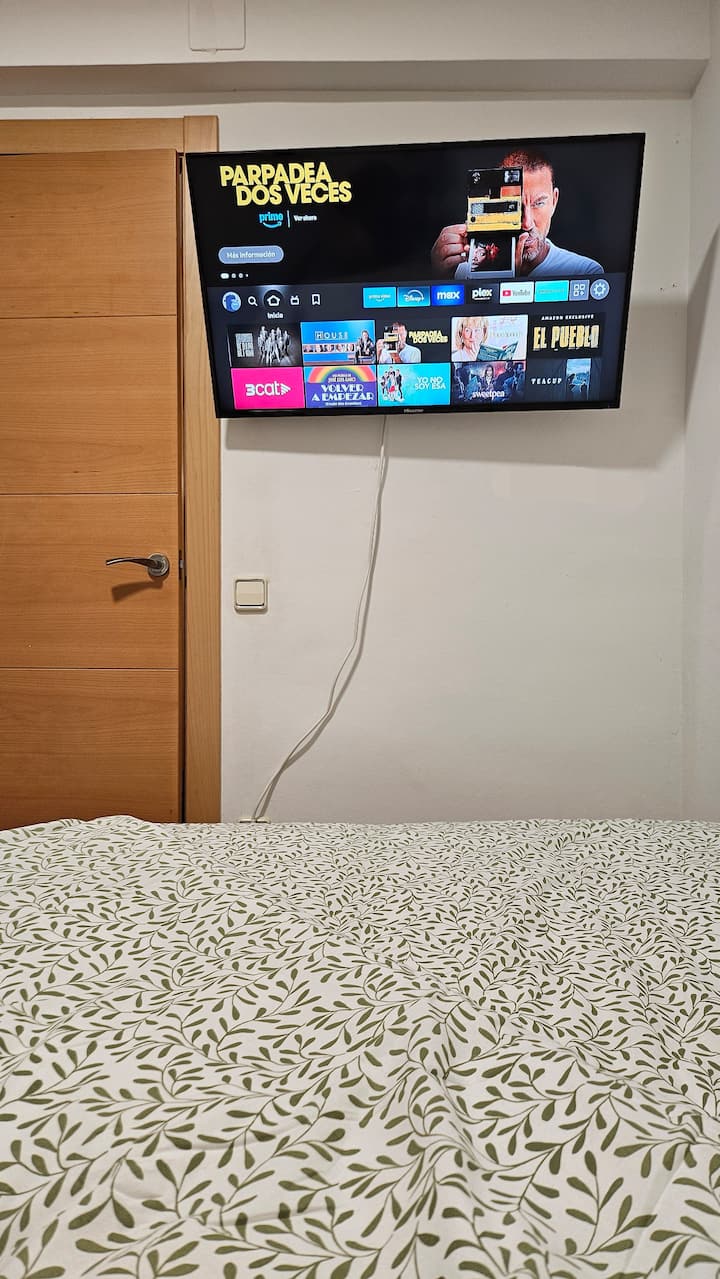 Habitación Cómoda Silenciosa Y Buen Descanso - Santa Coloma de Gramenet