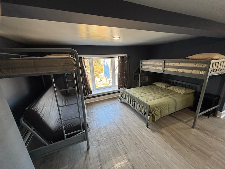 საძინებელი 4