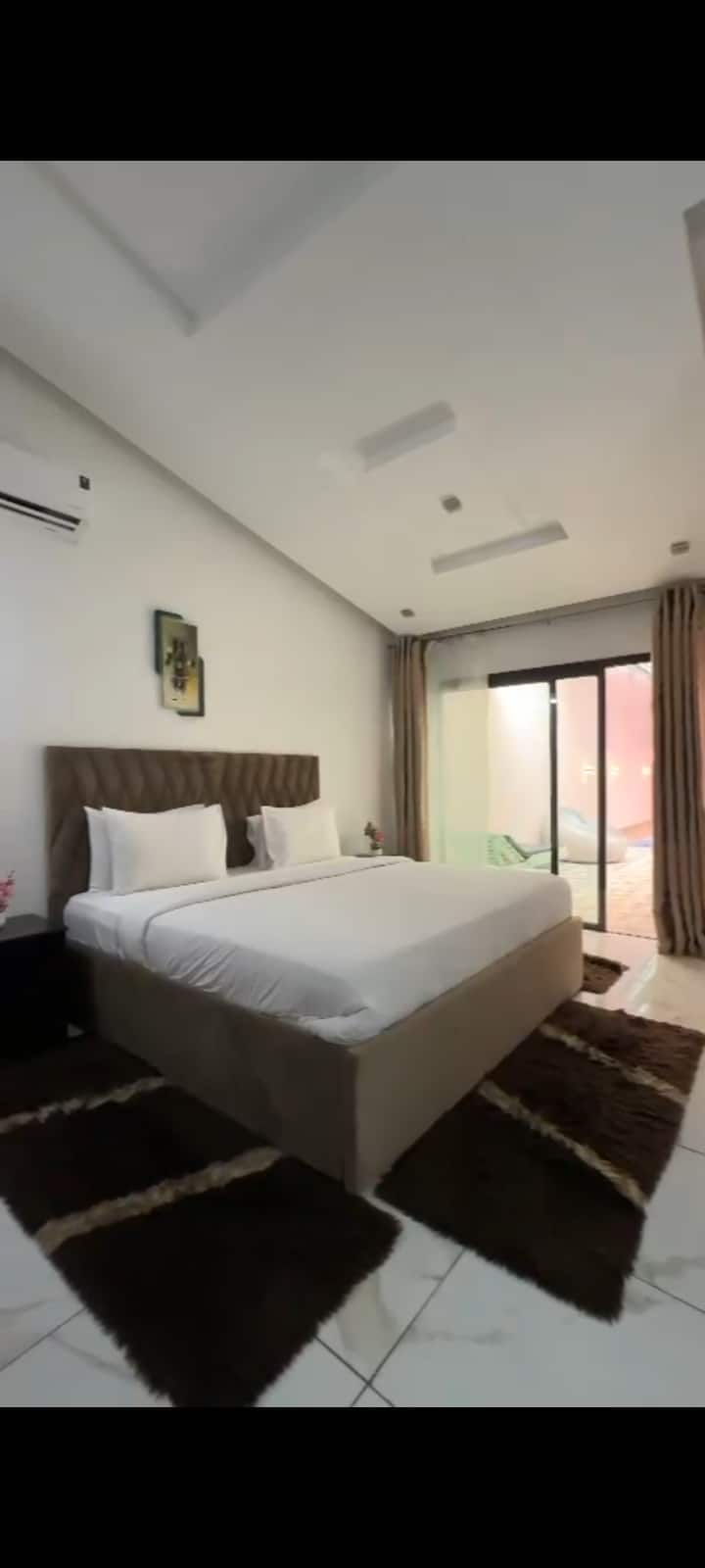 Villa Deux Pièces Avec Piscine - Abidjan