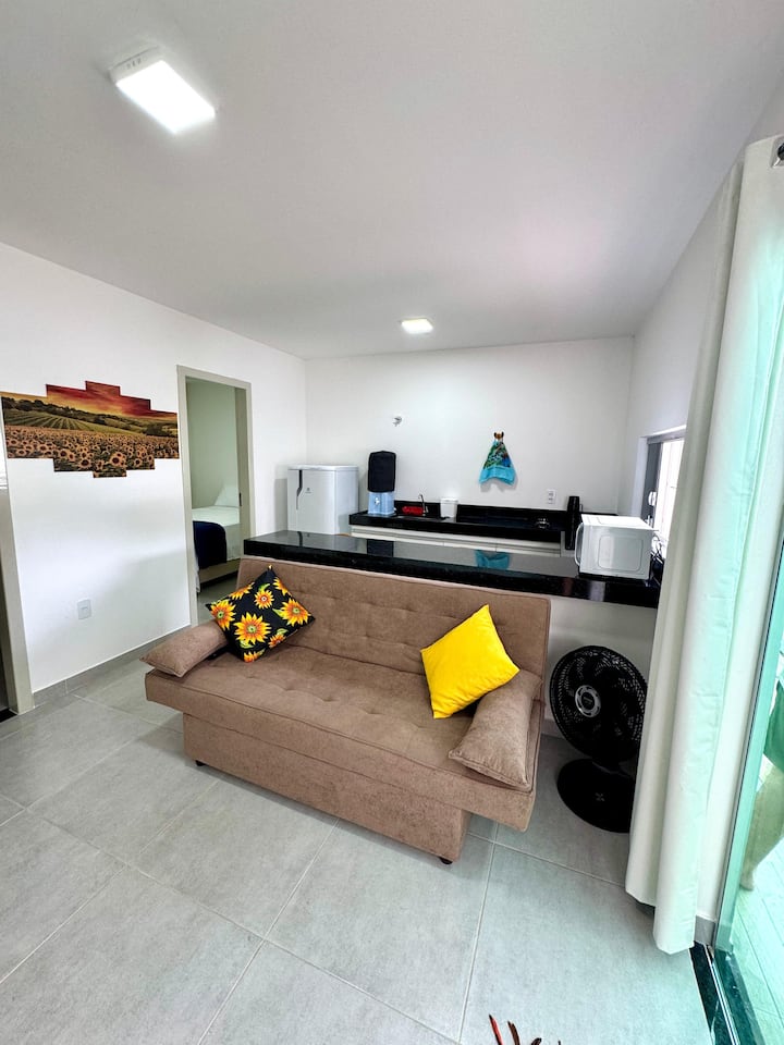 sofa inaweza kugeuka kuwa kitanda
feni inapatikana 