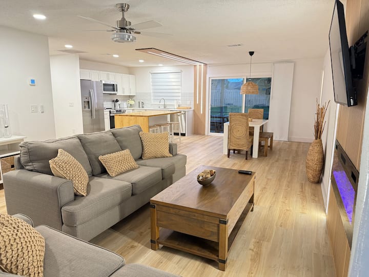 Luxury Florida Escape | Pets, Fire Pit, & Beach! - Palm Coast, FL