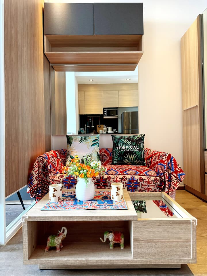 Free Airport Transfer | Pool Condo Phrom Phong - Bangkok
