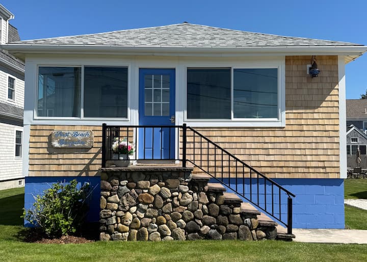 First Beach Bungalow Newly Renovated! - Sandwich, MA