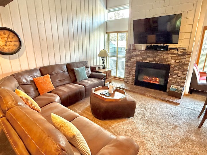 Canyon Slopeside Retreat - June Lake, CA