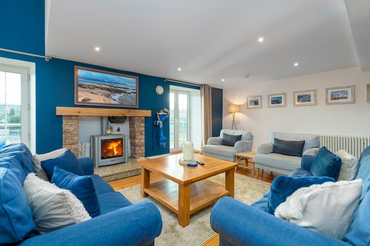 Deluxe Holiday Home With A View - Bangor