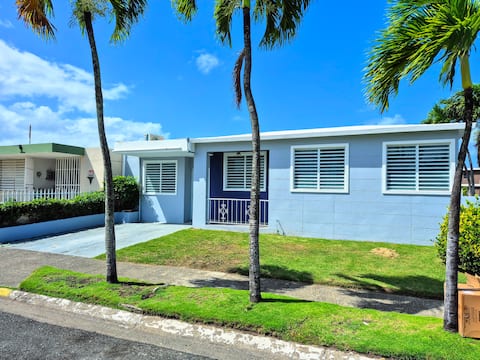 La Esquina Blvd, 5 BR + Pool