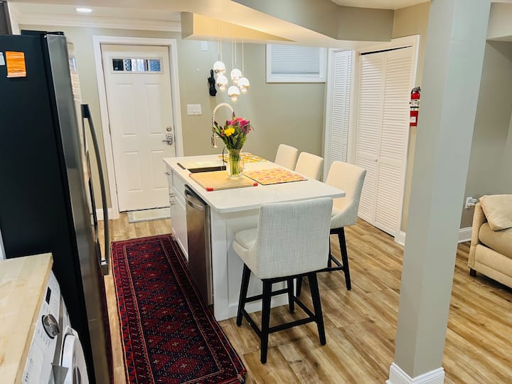 Spacious 1br Brookland Retreat W Sauna Gym Parking - Washington D.C., DC