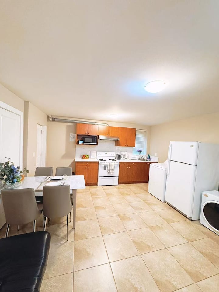 Mabel B&b Modern 2br Direct Skytrain To Downtown - New Westminster