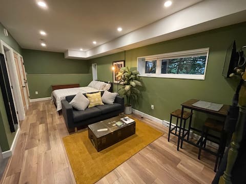 Successful Airbnb property: Quiet Studio Retreat, Walk to SkyTrain in Greater Vancouver