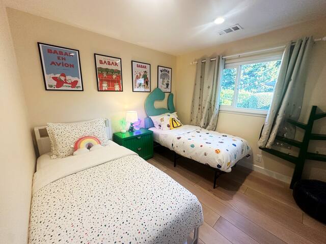 Home 2 | 4BD/2BA Santa Clara Home Near Apple Park gallery image 4