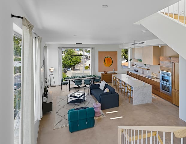 Modern SilverLake Home_ Epic City + Mountain Views