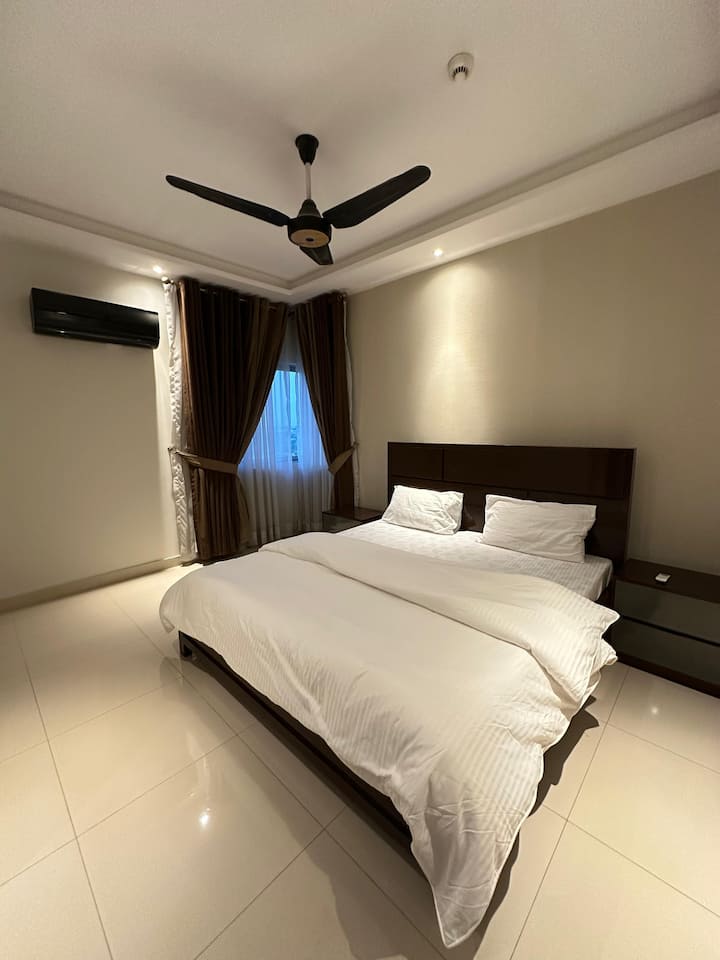 ห้องนอนขนาดคิงไซส์