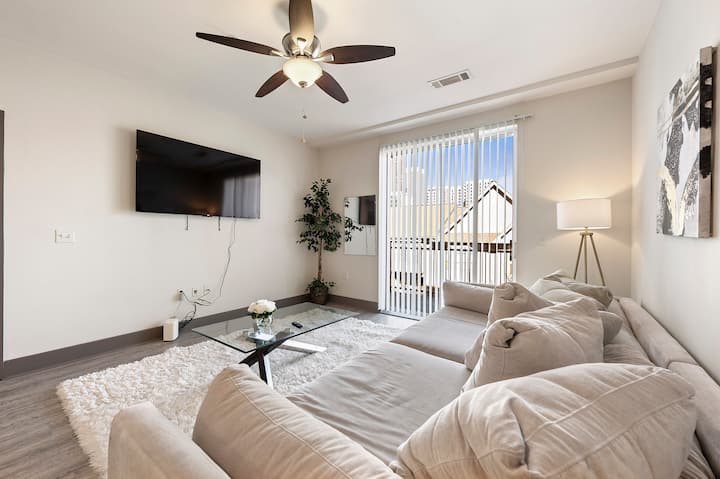 Downtown Cozy King Suite - Georgia Institute of Technology, Atlanta