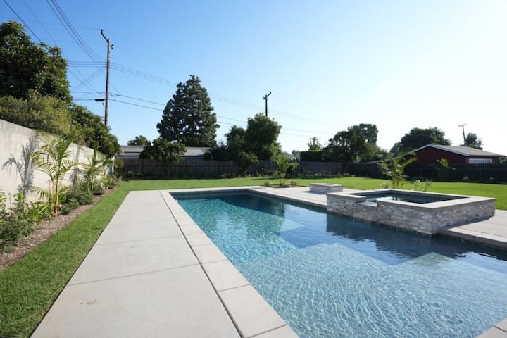 Exquisite Pool/jacuzzi Home: 2 Ensuites, Huge Yard - 오렌지