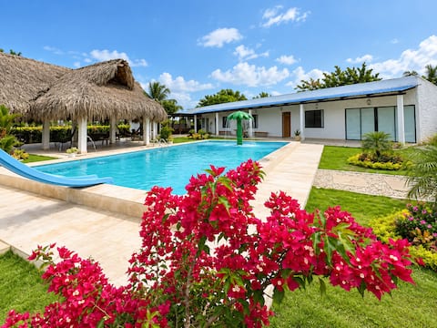 Top-earning Airbnb listing in Montería, 4 bedrooms