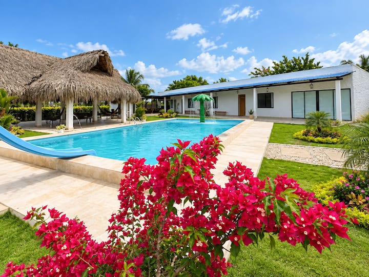 Beautiful farmhouse with pool in Montería