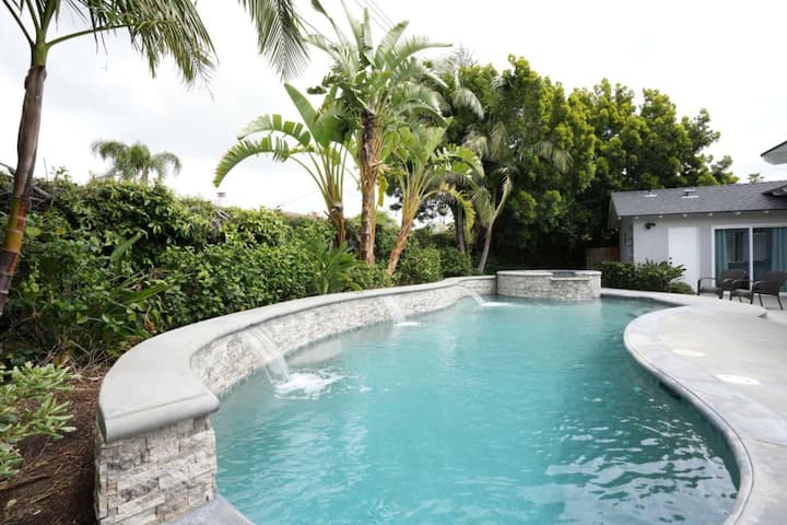 Gorgeous Pool/jac Home: 2 Ensuites & Game Room - Orange, CA