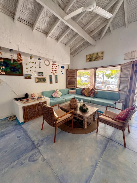 Popular Airbnb listing: House in Tolú by the sea with pool and 7 rooms in Tolú