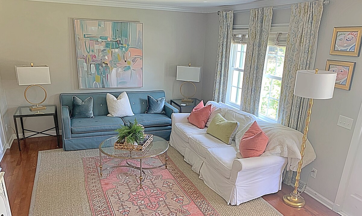 Top Airbnb: Walk to Shem Creek + Old Village | Mins to Beach! in Mount Pleasant