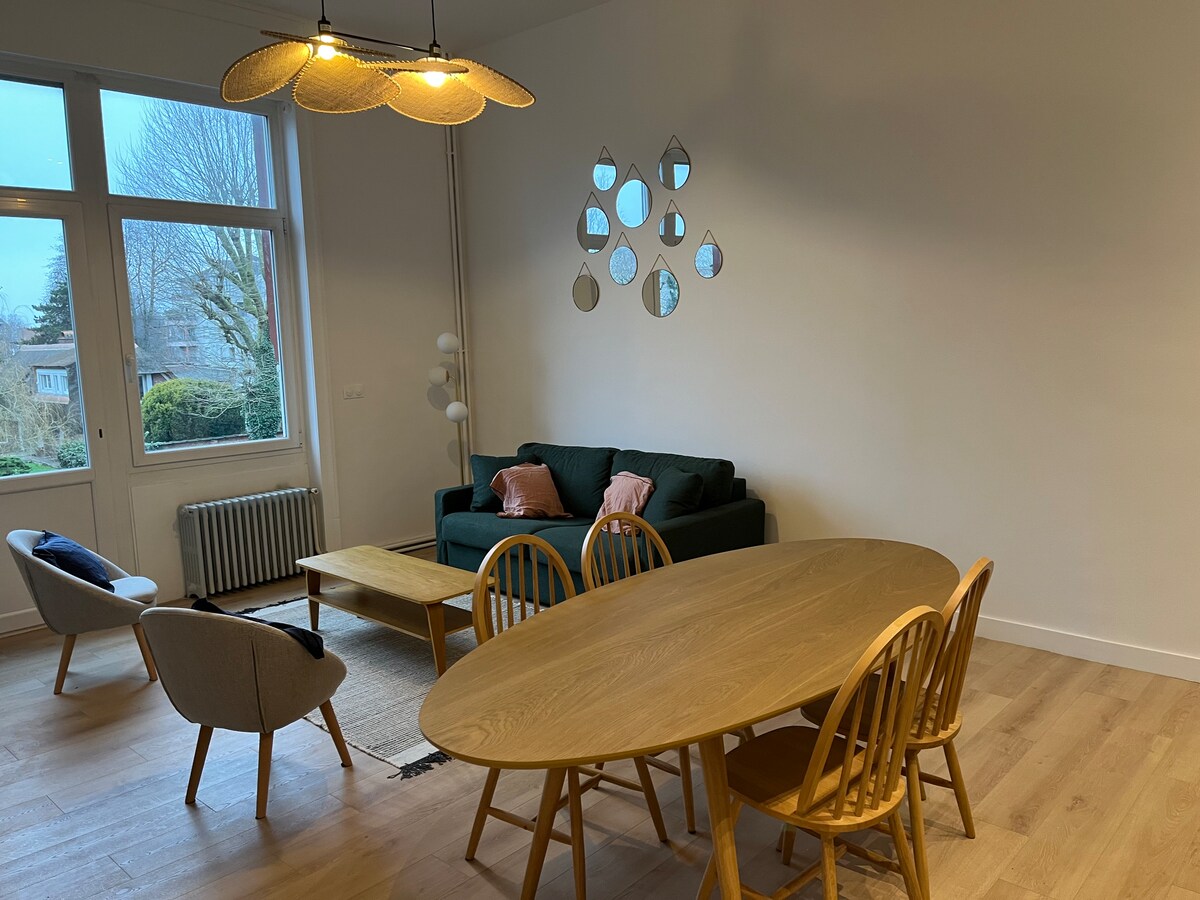 Successful Airbnb property: Beautiful, large and bright 2 bedroom apartment in Saint Maurice Pellevoisin