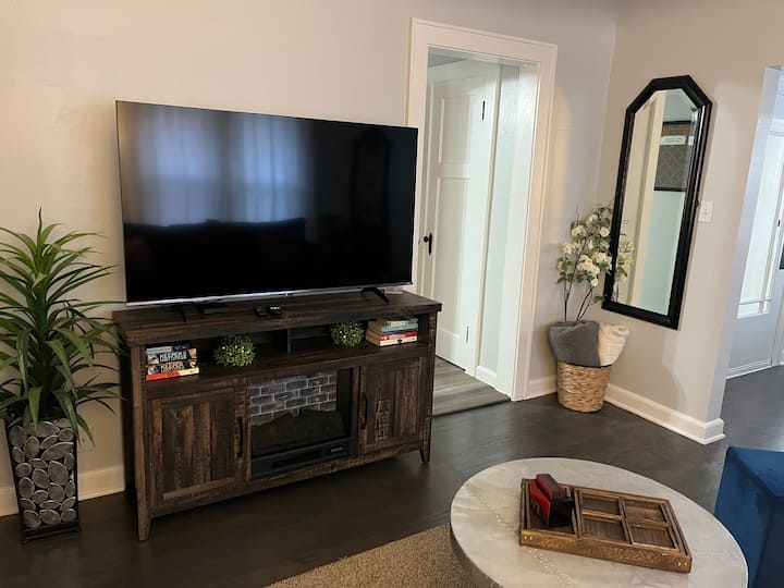 * New*
*Black Sheep Cottage* - Greenfield, WI