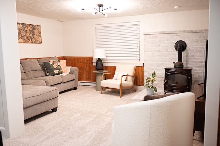 The Fern Cottage [Hot Tub + Pool] - Bethel, PA