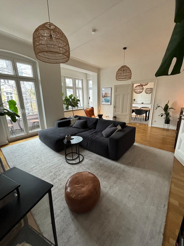 Charming Period Apartment - Düsseldorf