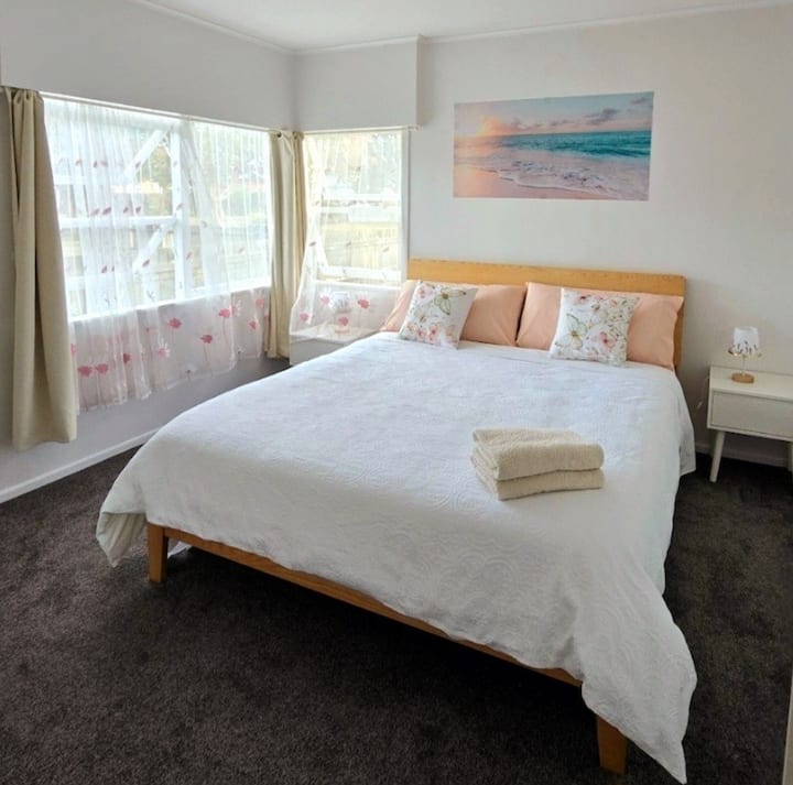 Cozy Thermal Retreat | Family 4br Near Lake - Rotorua