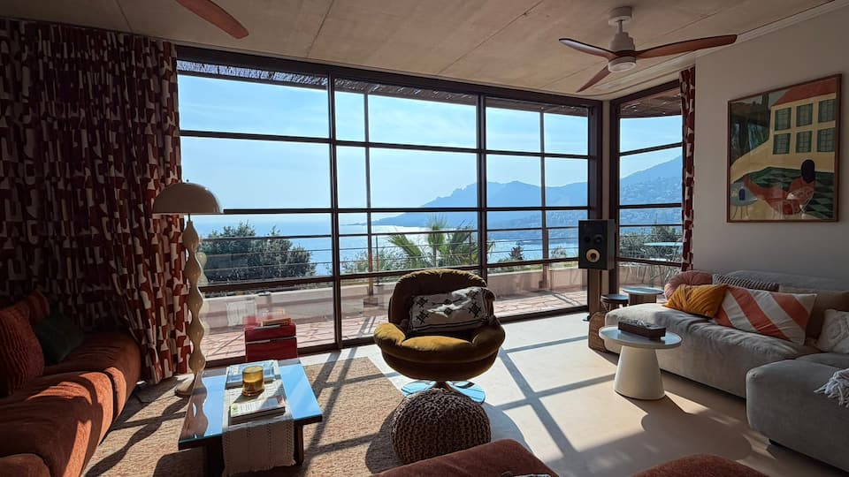 Villa SOMA above the bay at Théoule, Théoule-sur-Mer, Provence-Alpes-Côte d'Azur, France, photo 5 of 10