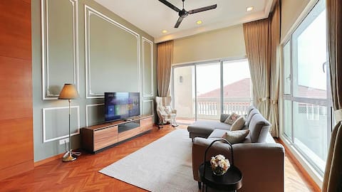 Straits Quay Highest & Spacious SeaView Suite - 3