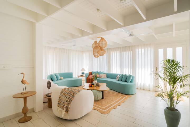 Living room image 3