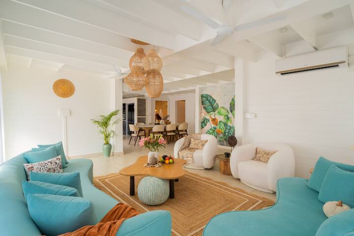 Living room image 6