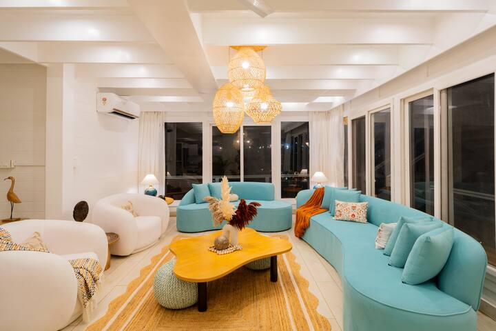 Living room image 8