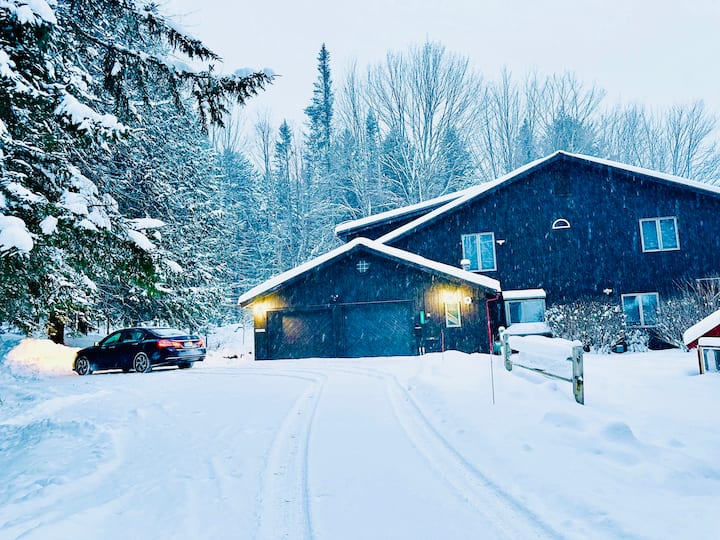 Seven Hills Of Vermont - Spacious common area