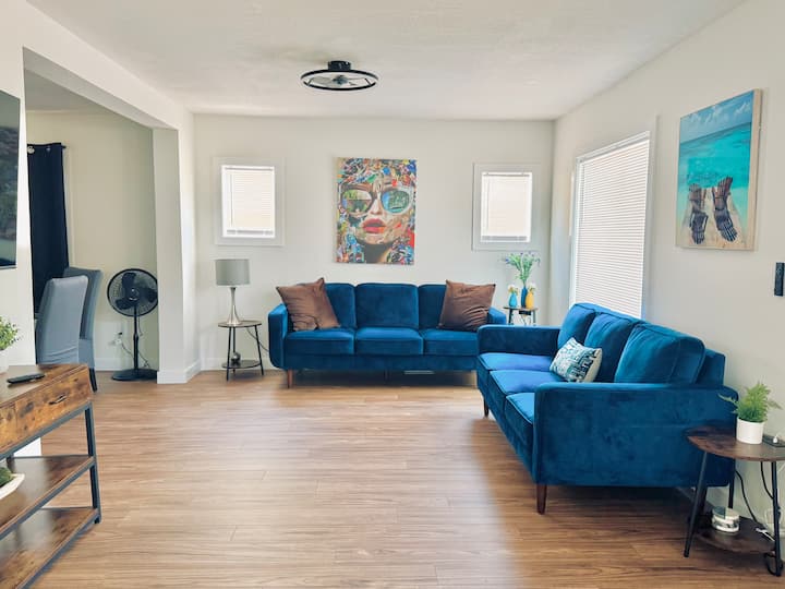 Modern 2br Bungalow—near Downtown, Newly Remodeled - Columbia, MO