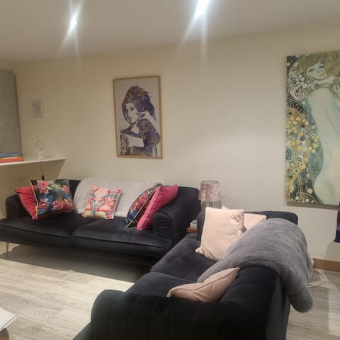 Popular Airbnb listing: Seaview home in Forth