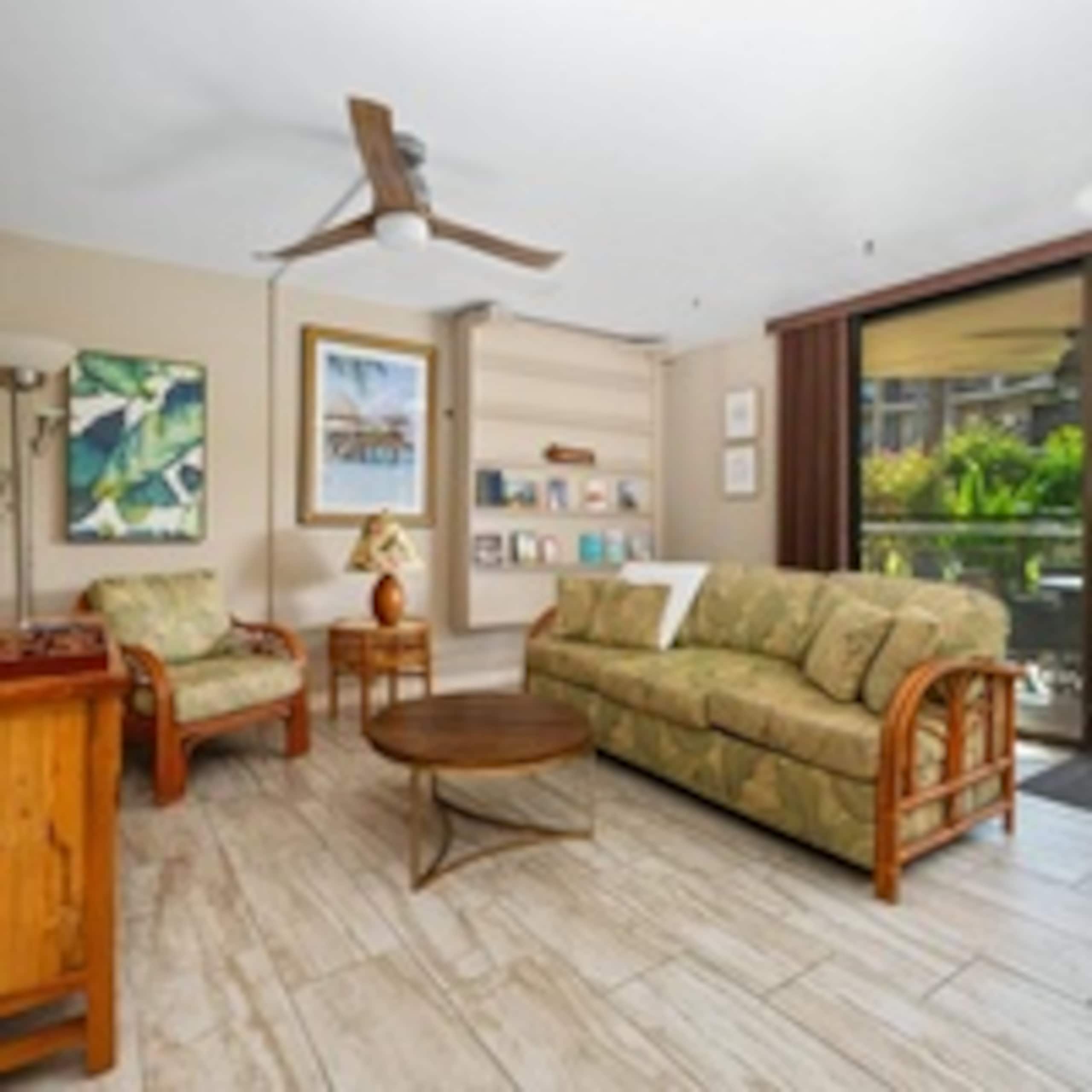 Condo in Kailua-Kona · ★4.5 · 1 bedroom · 2 beds · 1 shared bath - Image 4