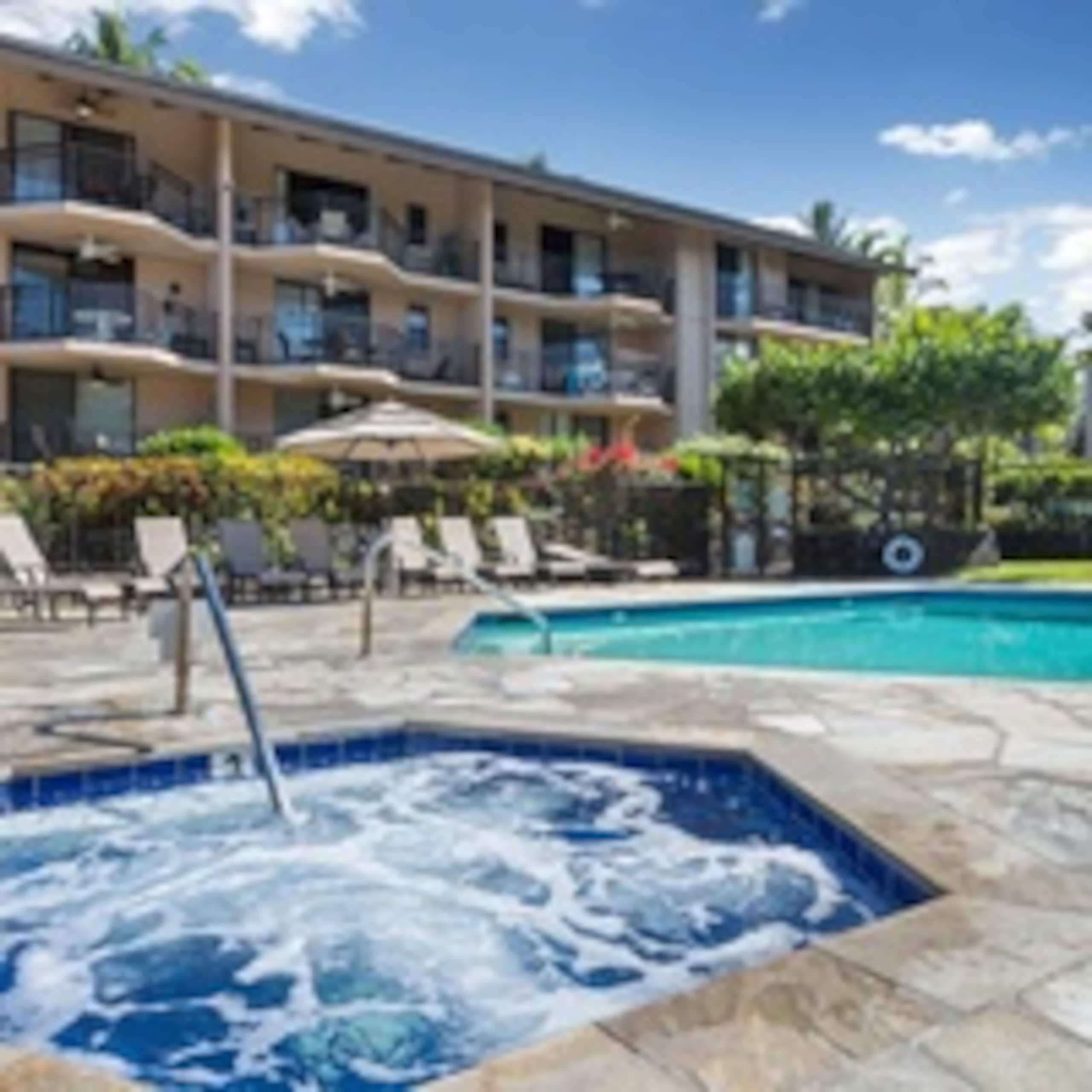 Condo in Kailua-Kona · ★4.5 · 1 bedroom · 2 beds · 1 shared bath - Image 29