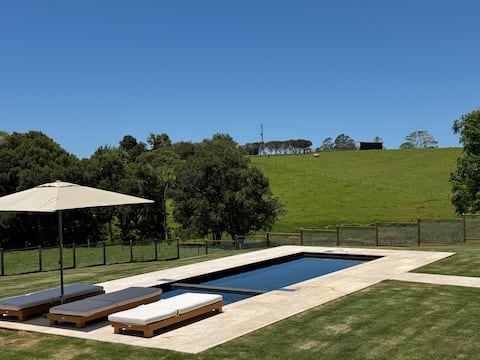 Luxury Farm Escape in Maleny - Heated Pool & Spa