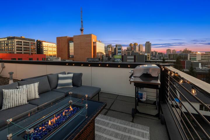 Urban Seattle Getaway – Space Needle Views gallery image 5