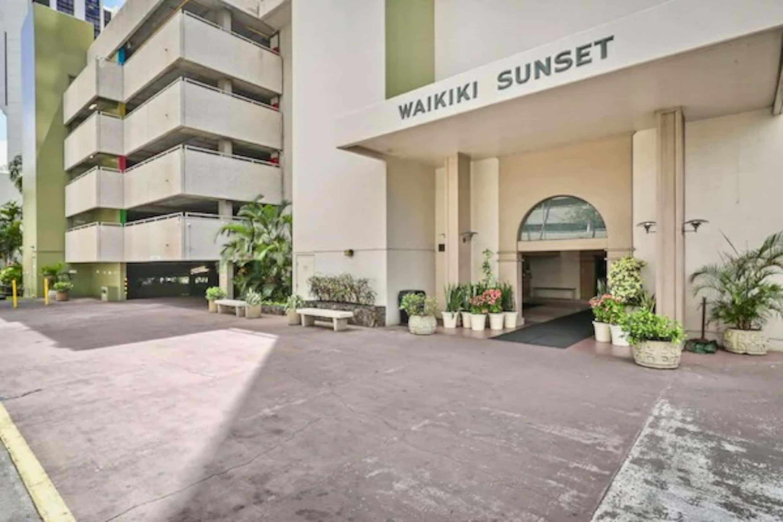 22FL-Upscale Fully Renovated-1BR-Waikiki! - Image 47