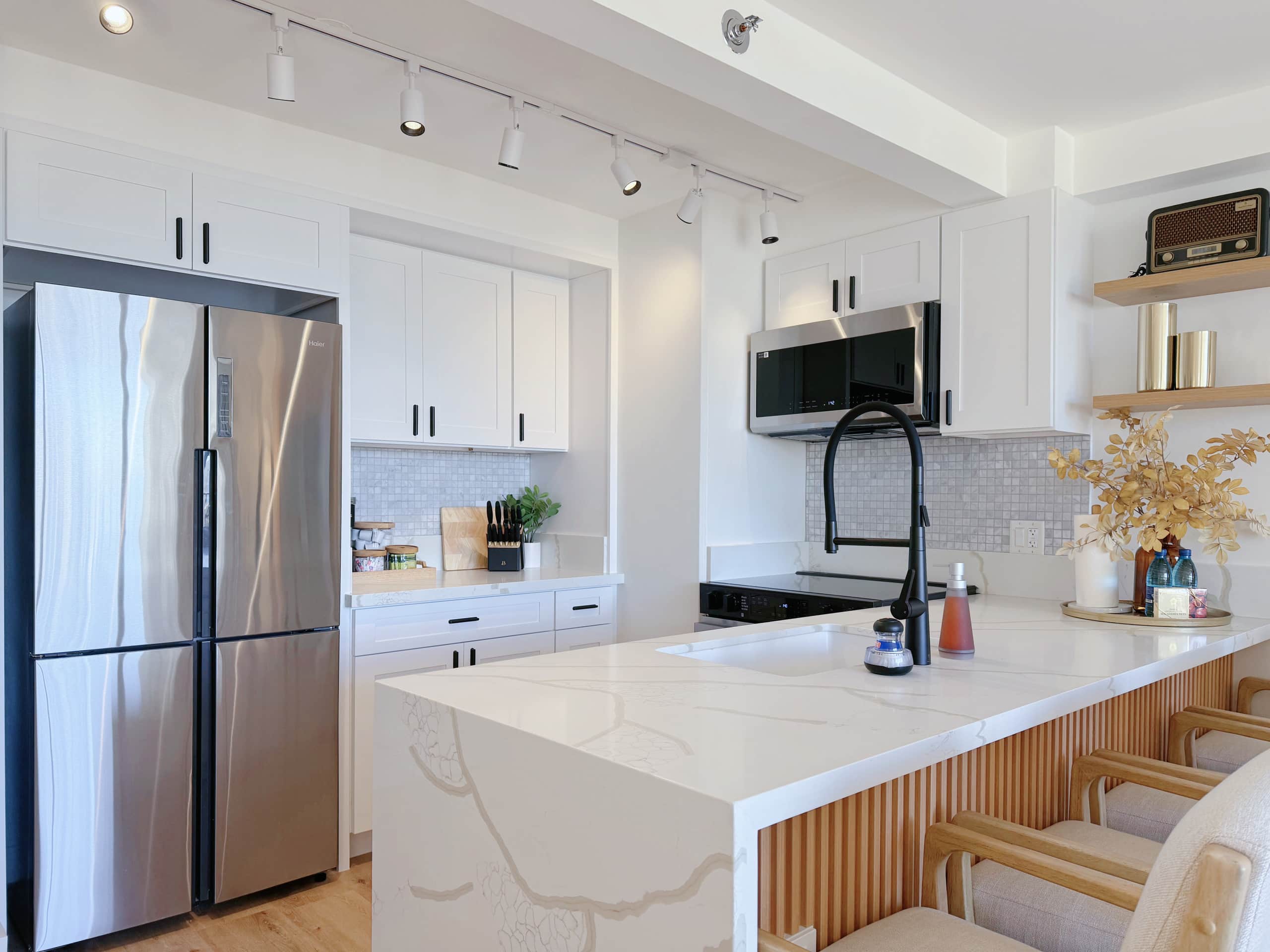 22FL-Upscale Fully Renovated-1BR-Waikiki! - Image 13