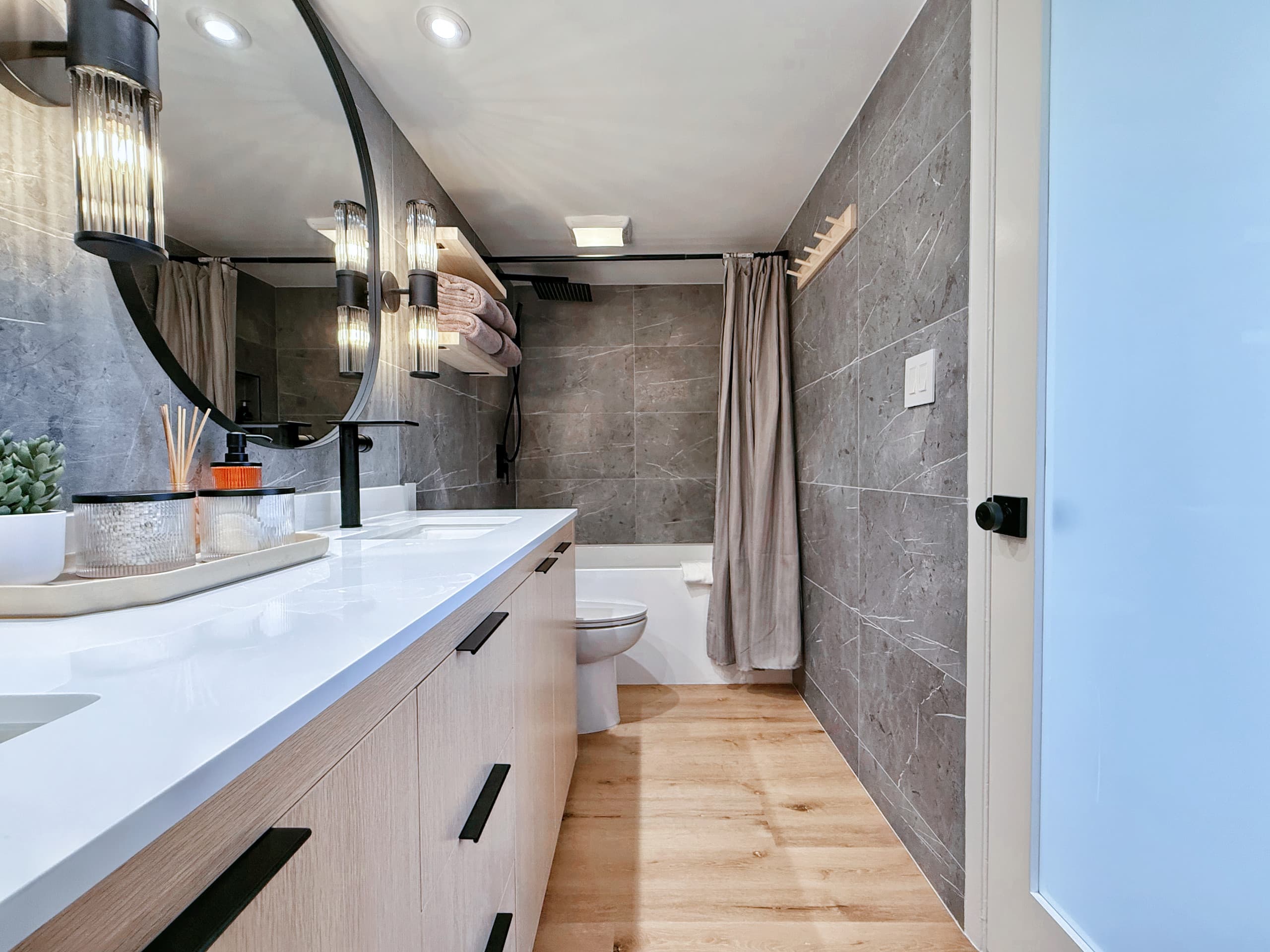 22FL-Upscale Fully Renovated-1BR-Waikiki! - Image 35