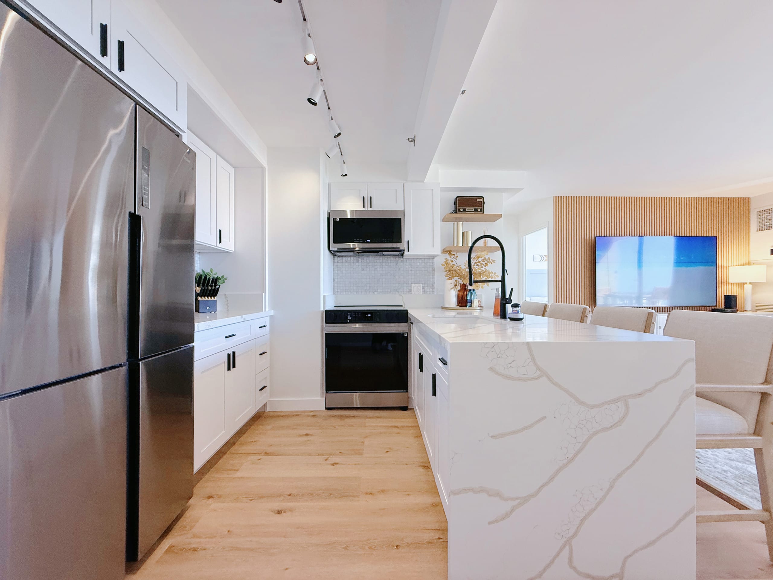 22FL-Upscale Fully Renovated-1BR-Waikiki! - Image 15