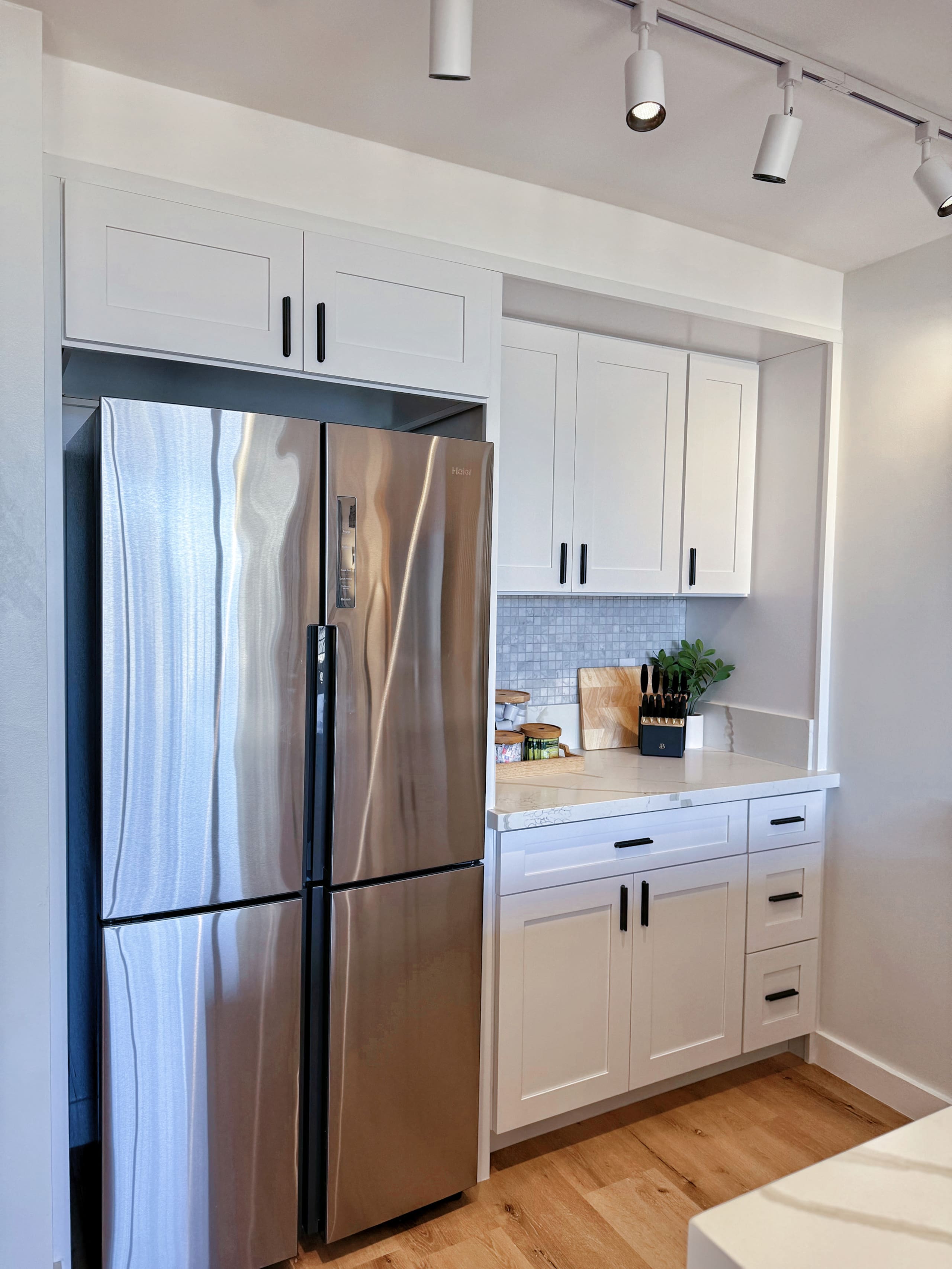 22FL-Upscale Fully Renovated-1BR-Waikiki! - Image 17