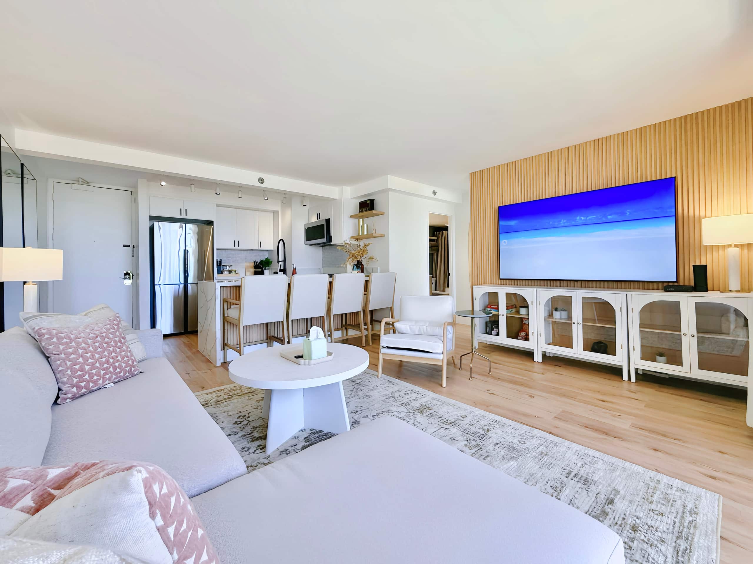 22FL-Upscale Fully Renovated-1BR-Waikiki! - Image 3